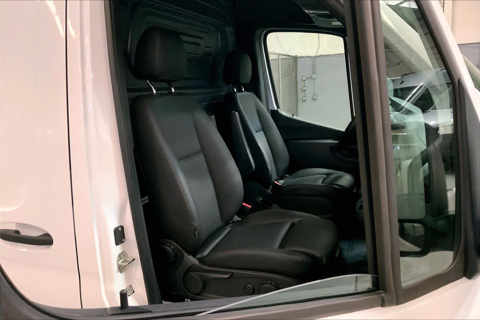 2025 Mercedes-Benz Sprinter 2500 High Roof I4 Diesel HO 144" RWD