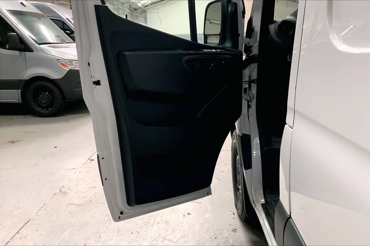 2025 Mercedes-Benz Sprinter 2500 High Roof I4 Diesel HO 144" RWD