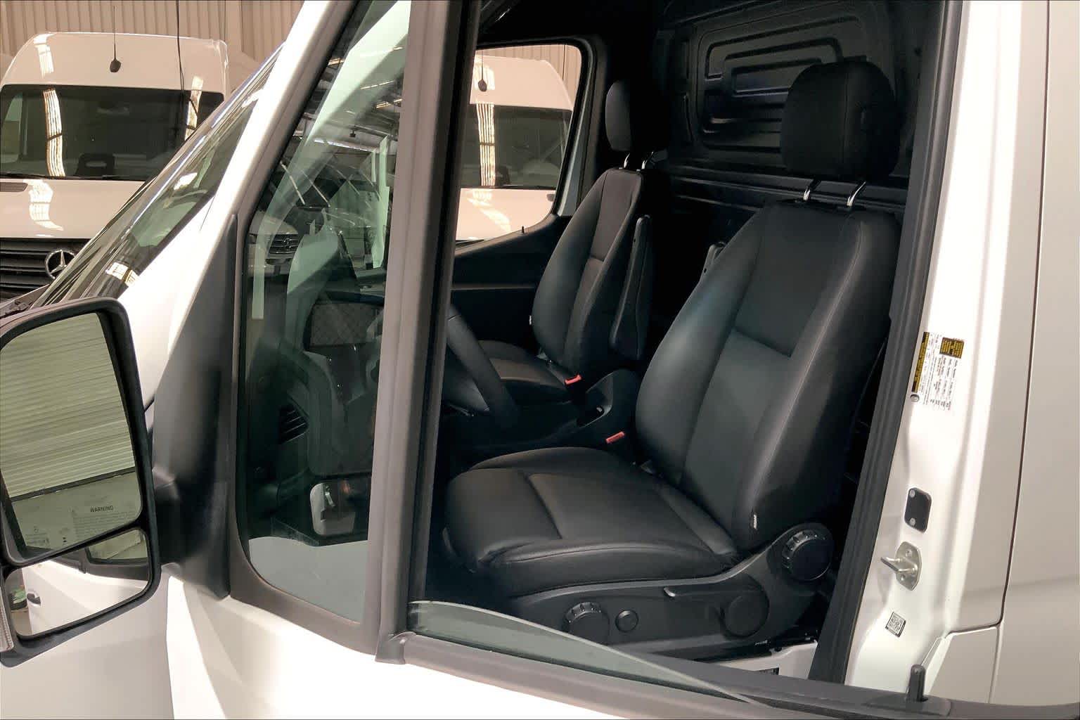 2025 Mercedes-Benz Sprinter 2500 High Roof I4 Diesel HO 144" RWD