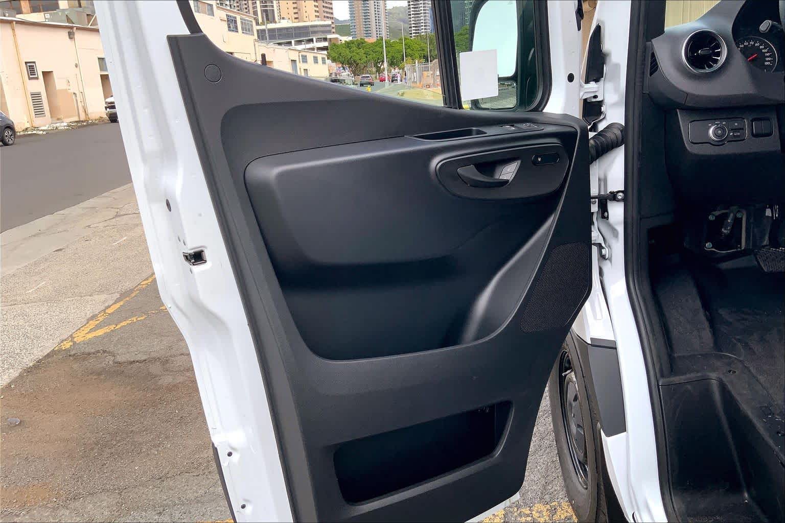 2026 Mercedes-Benz Sprinter 2500 Standard Roof I4 Diesel HO 144" RWD