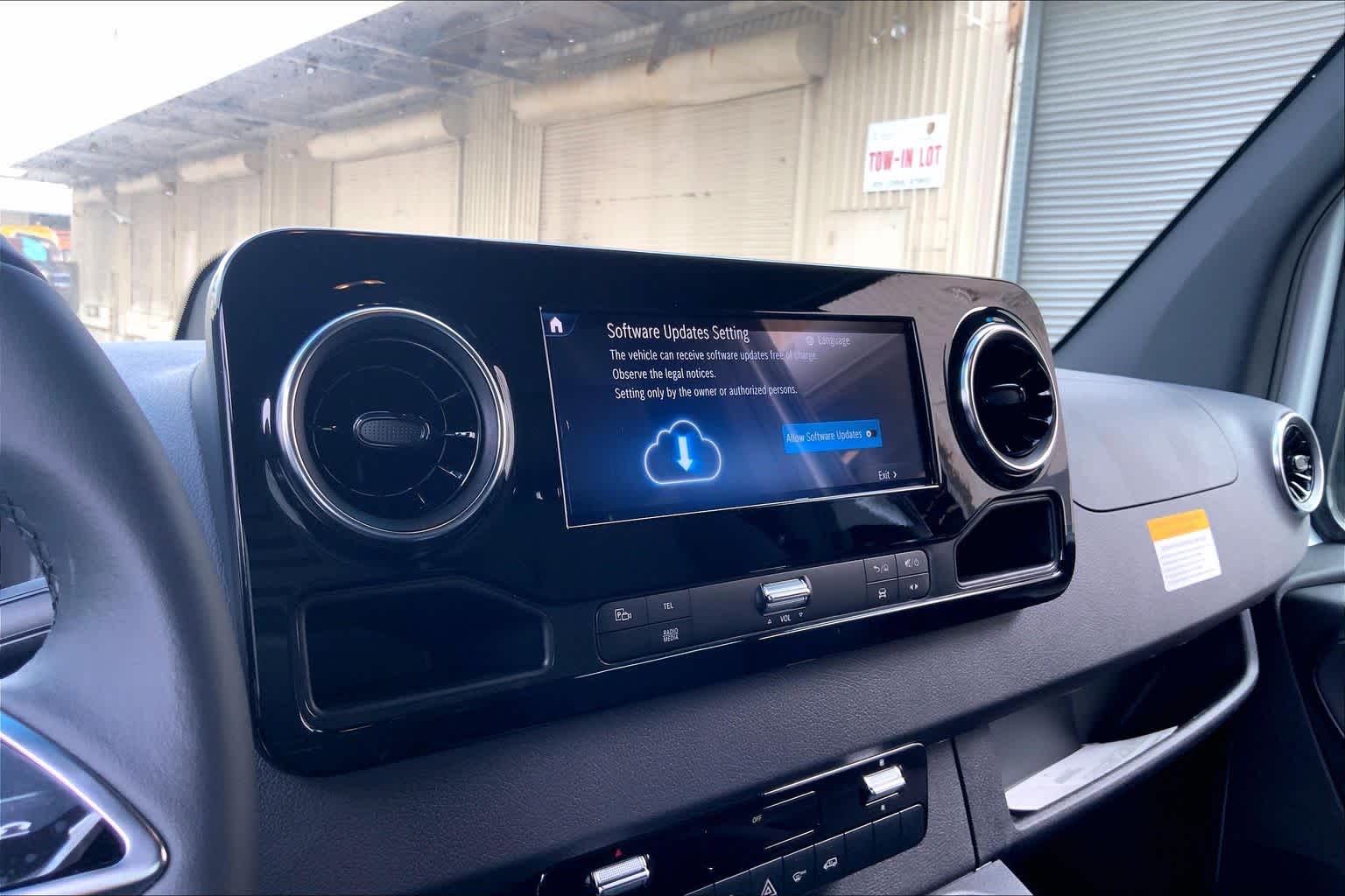 2026 Mercedes-Benz Sprinter 2500 Standard Roof I4 Diesel HO 144" RWD