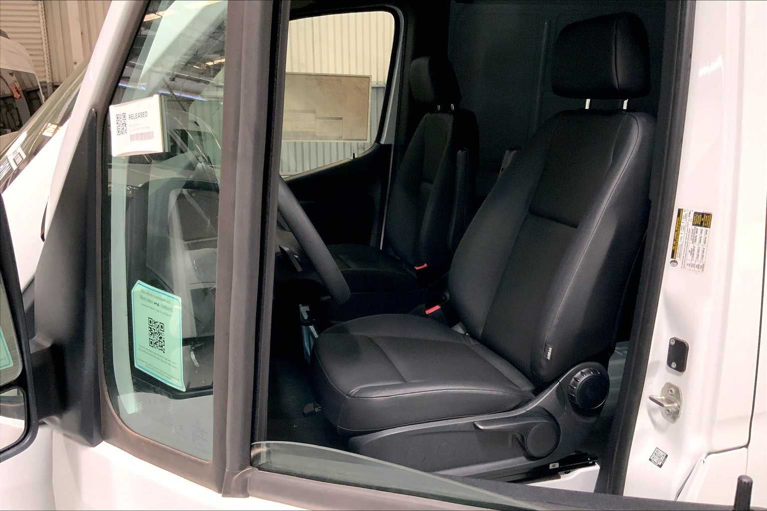 2024 Mercedes-Benz Sprinter 2500 High Roof I4 Diesel HO 170" RWD