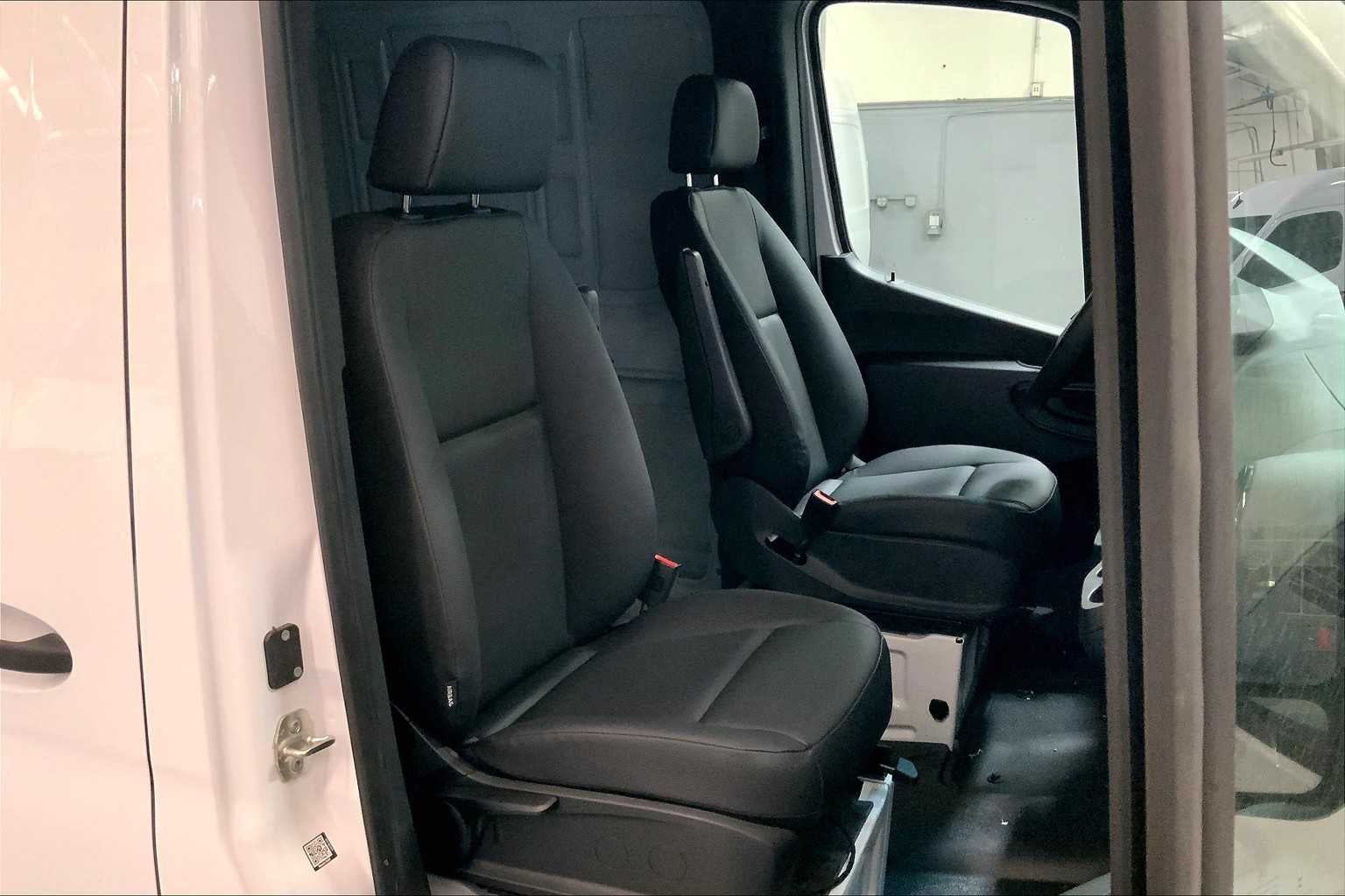 2024 Mercedes-Benz Sprinter 2500 High Roof I4 Diesel HO 170" RWD