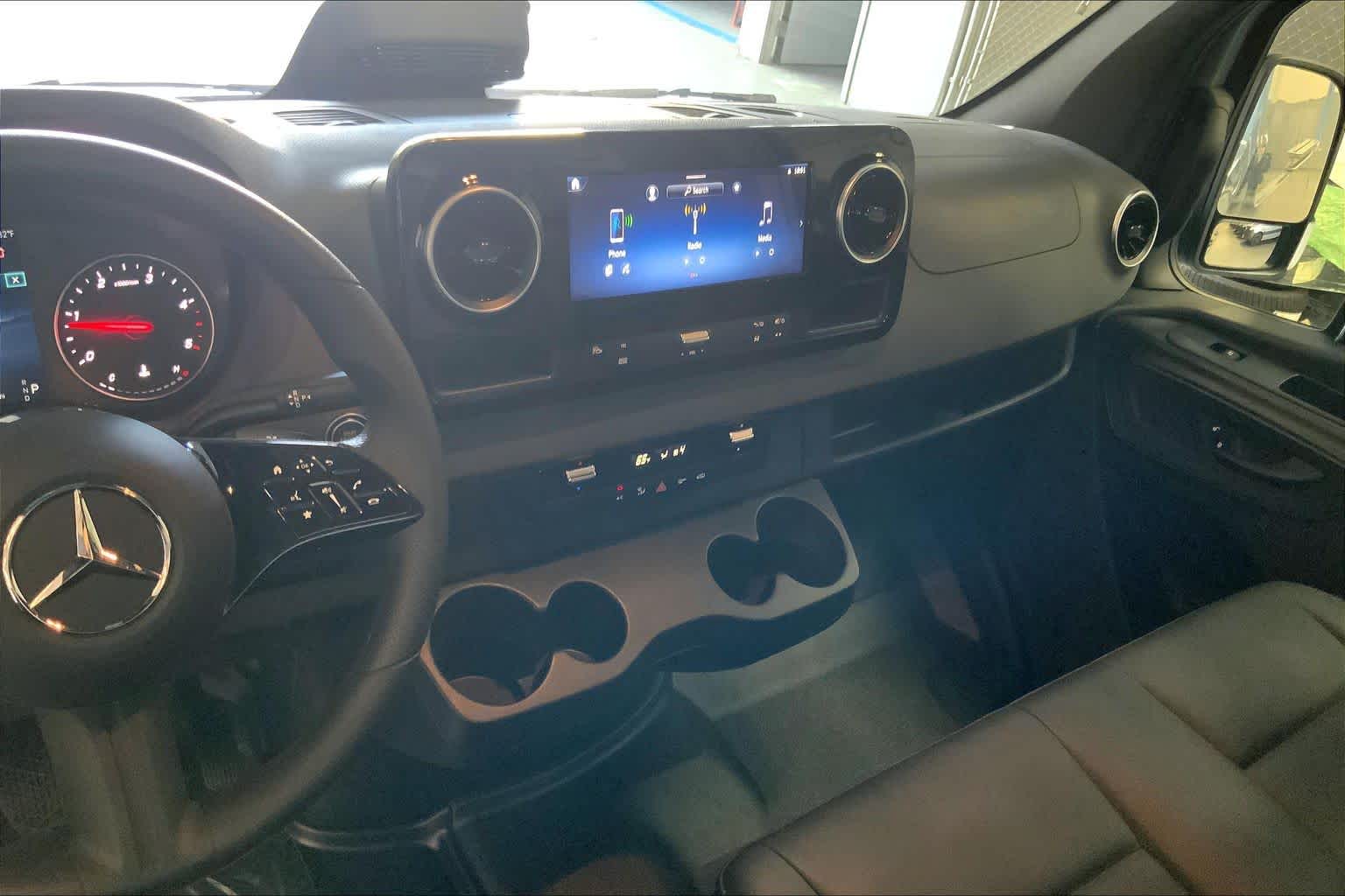 2025 Mercedes-Benz Sprinter 2500 High Roof I4 Diesel HO 170" RWD