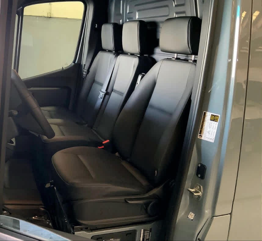 2025 Mercedes-Benz Sprinter 2500 High Roof I4 Diesel HO 170" RWD