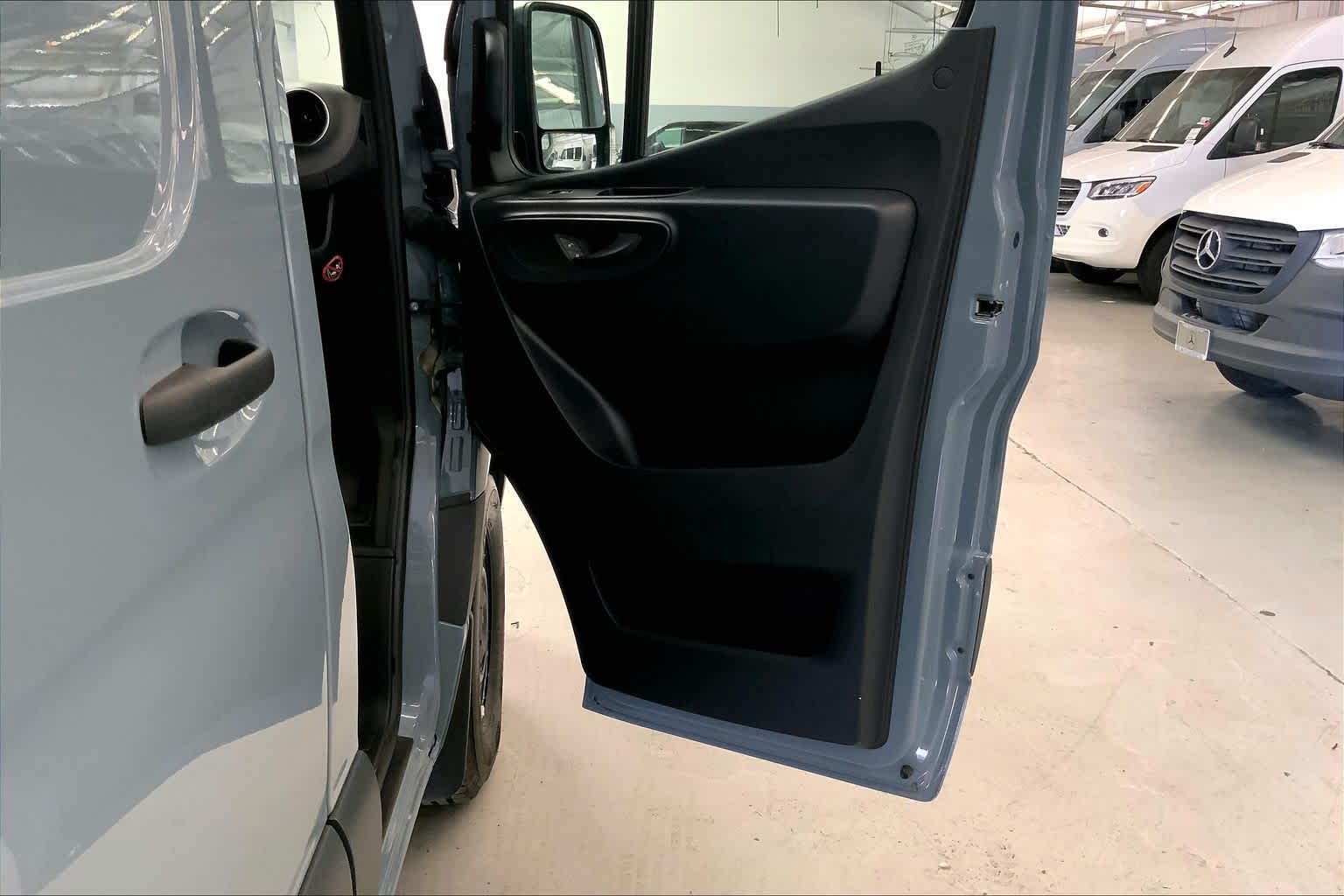 2025 Mercedes-Benz Sprinter 2500 High Roof I4 Diesel HO 170" RWD