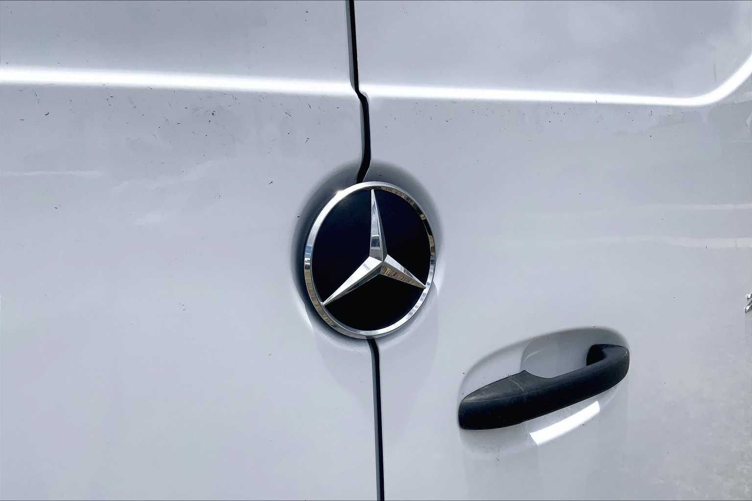 2025 Mercedes-Benz Sprinter 2500 High Roof I4 Diesel HO 170" RWD