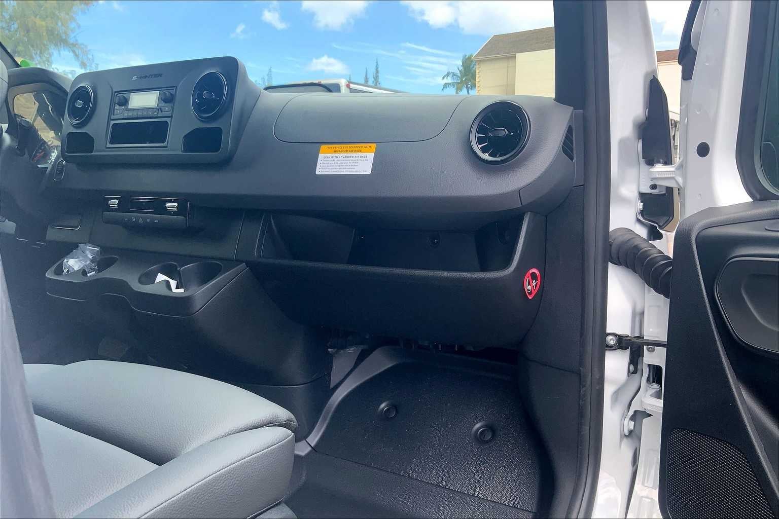 2025 Mercedes-Benz Sprinter 2500 High Roof I4 Diesel HO 170" RWD