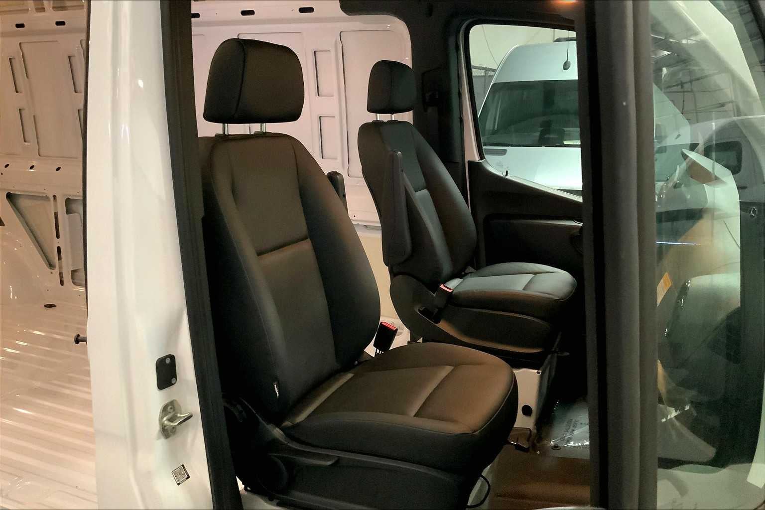 2024 Mercedes-Benz Sprinter 2500 High Roof I4 Diesel HO 170" RWD