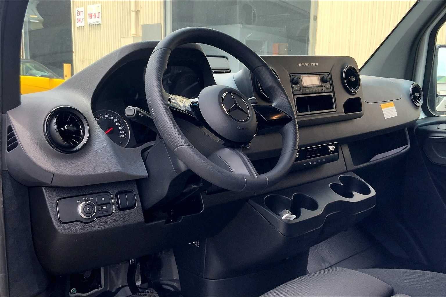 2025 Mercedes-Benz Sprinter 2500 High Roof I4 Diesel HO 170" RWD