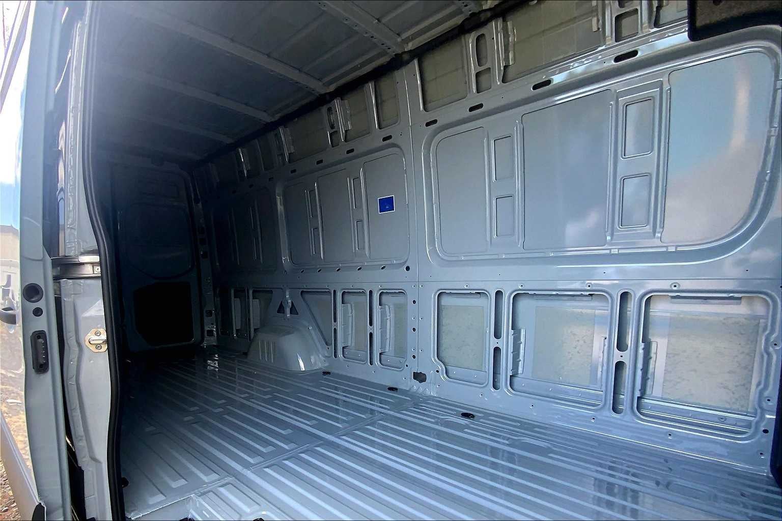 2025 Mercedes-Benz Sprinter 2500 High Roof I4 Diesel HO 170" AWD