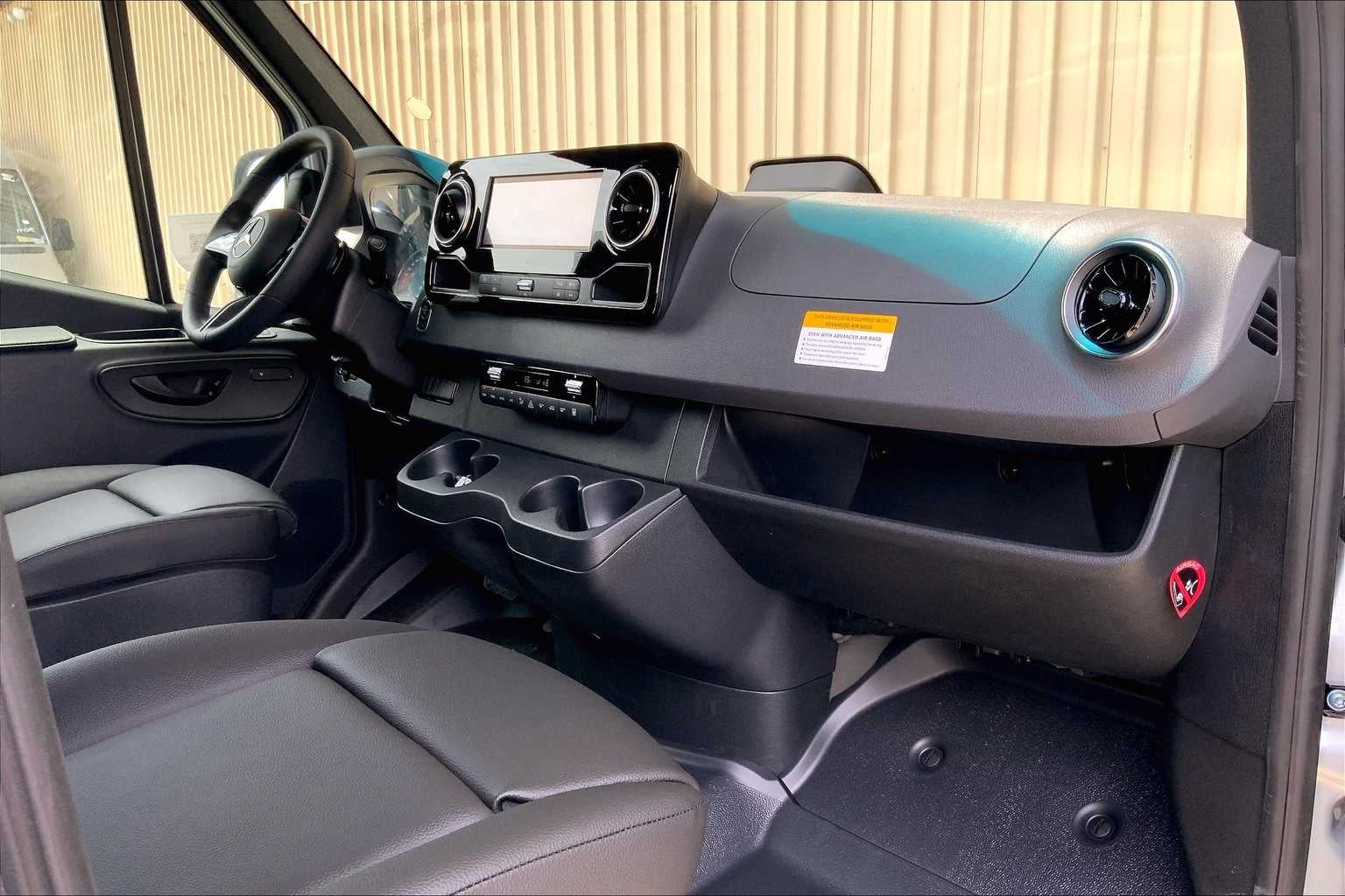 2025 Mercedes-Benz Sprinter 2500 High Roof I4 Diesel HO 144" RWD