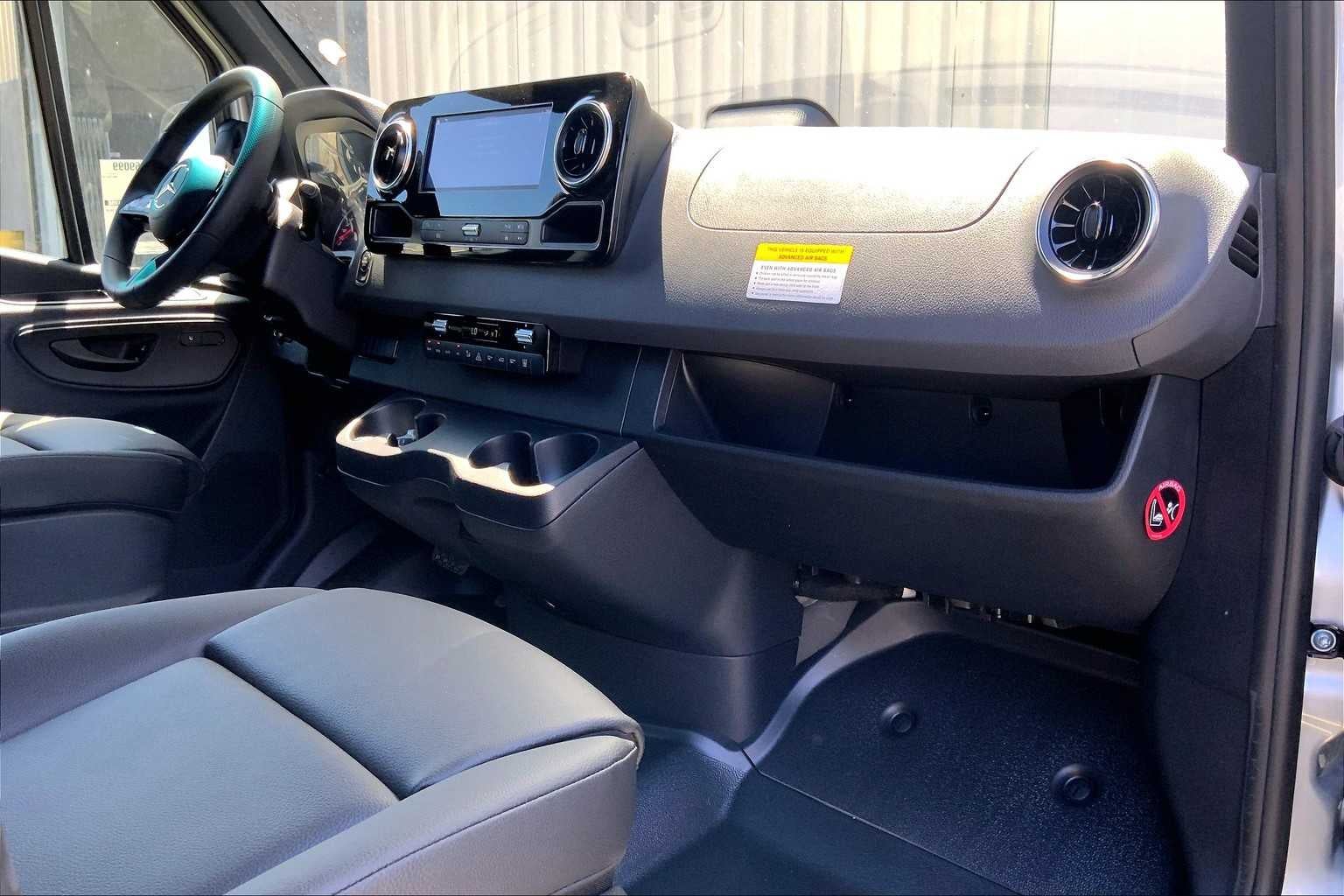 2025 Mercedes-Benz Sprinter 2500 High Roof I4 Diesel HO 144" RWD