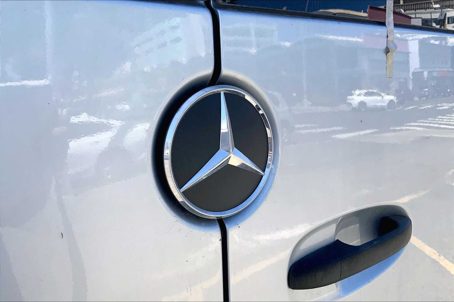 2025 Mercedes-Benz Sprinter 2500 High Roof I4 Diesel HO 144" RWD