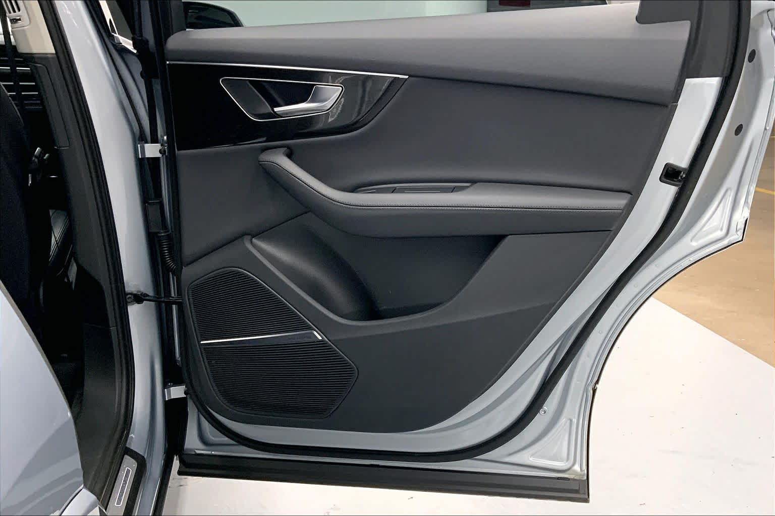2023 Audi Q7 Premium Plus