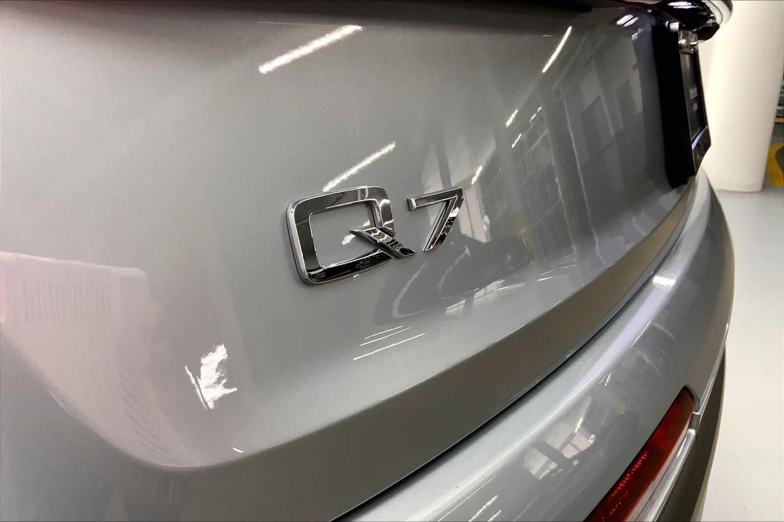 2023 Audi Q7 Premium Plus