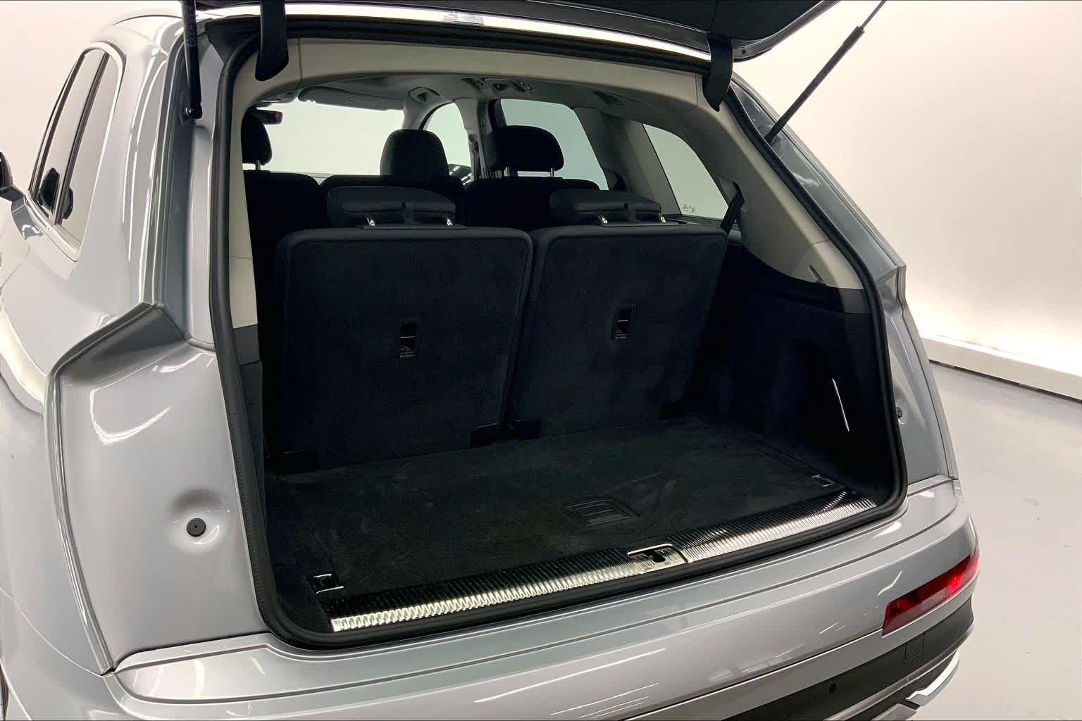 2023 Audi Q7 Premium Plus