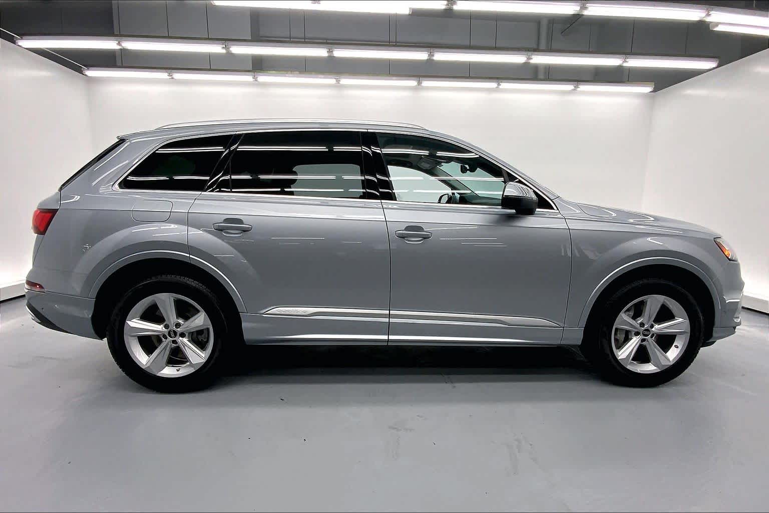 2023 Audi Q7 Premium Plus