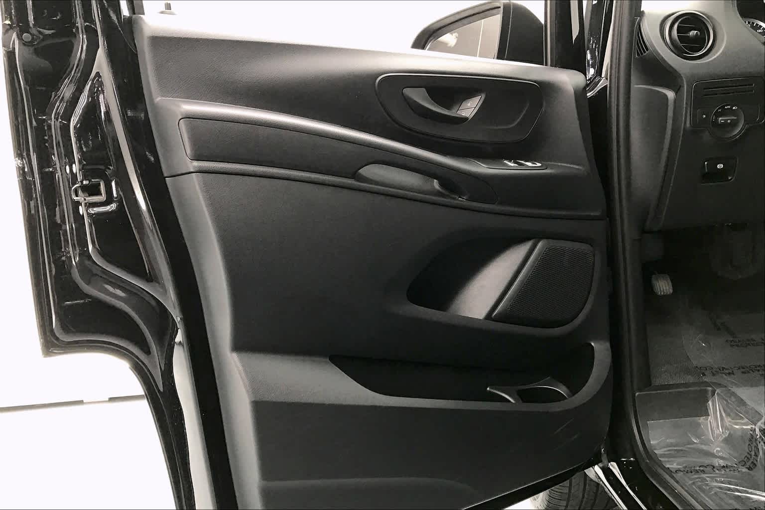 2019 Mercedes-Benz Metris Passenger Van Standard Roof 126 Wheelbase