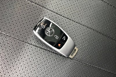 2017 Mercedes-Benz E 300 RWD Sedan