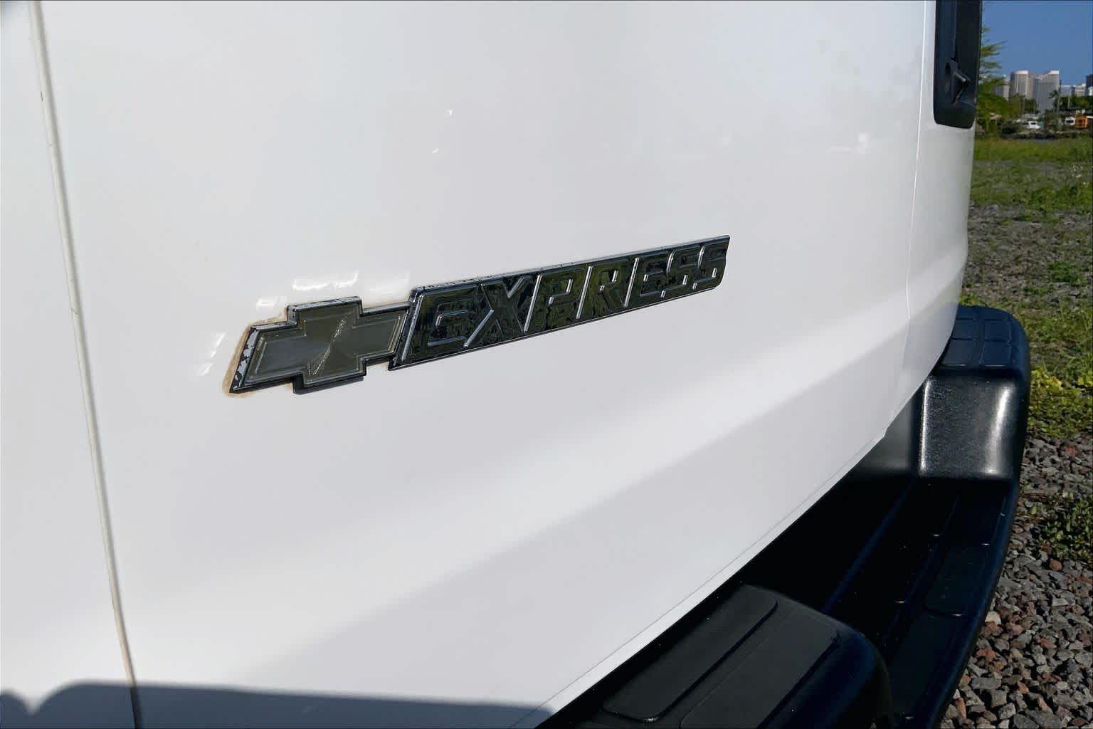 2019 Chevrolet Express Passenger LT