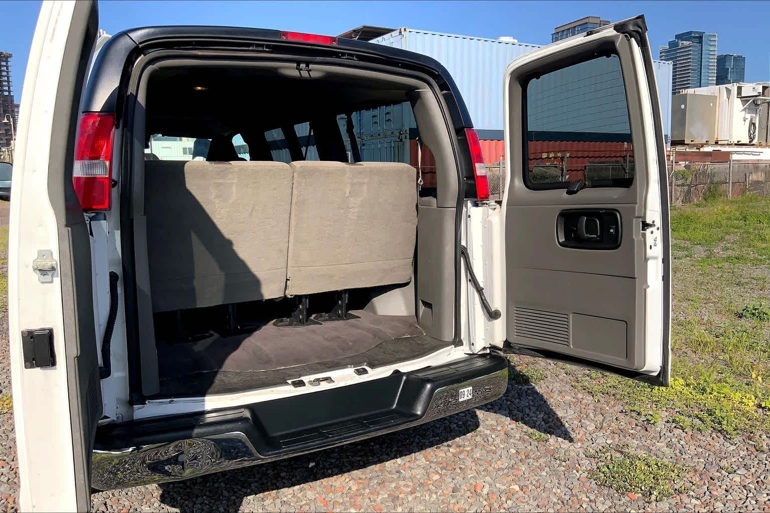 2019 Chevrolet Express Passenger LT