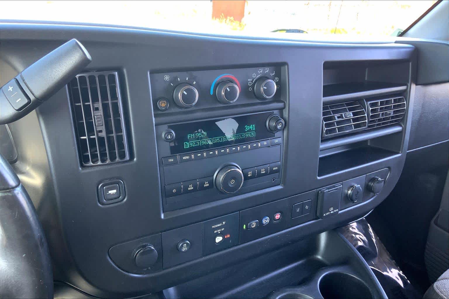 2019 Chevrolet Express Passenger LT