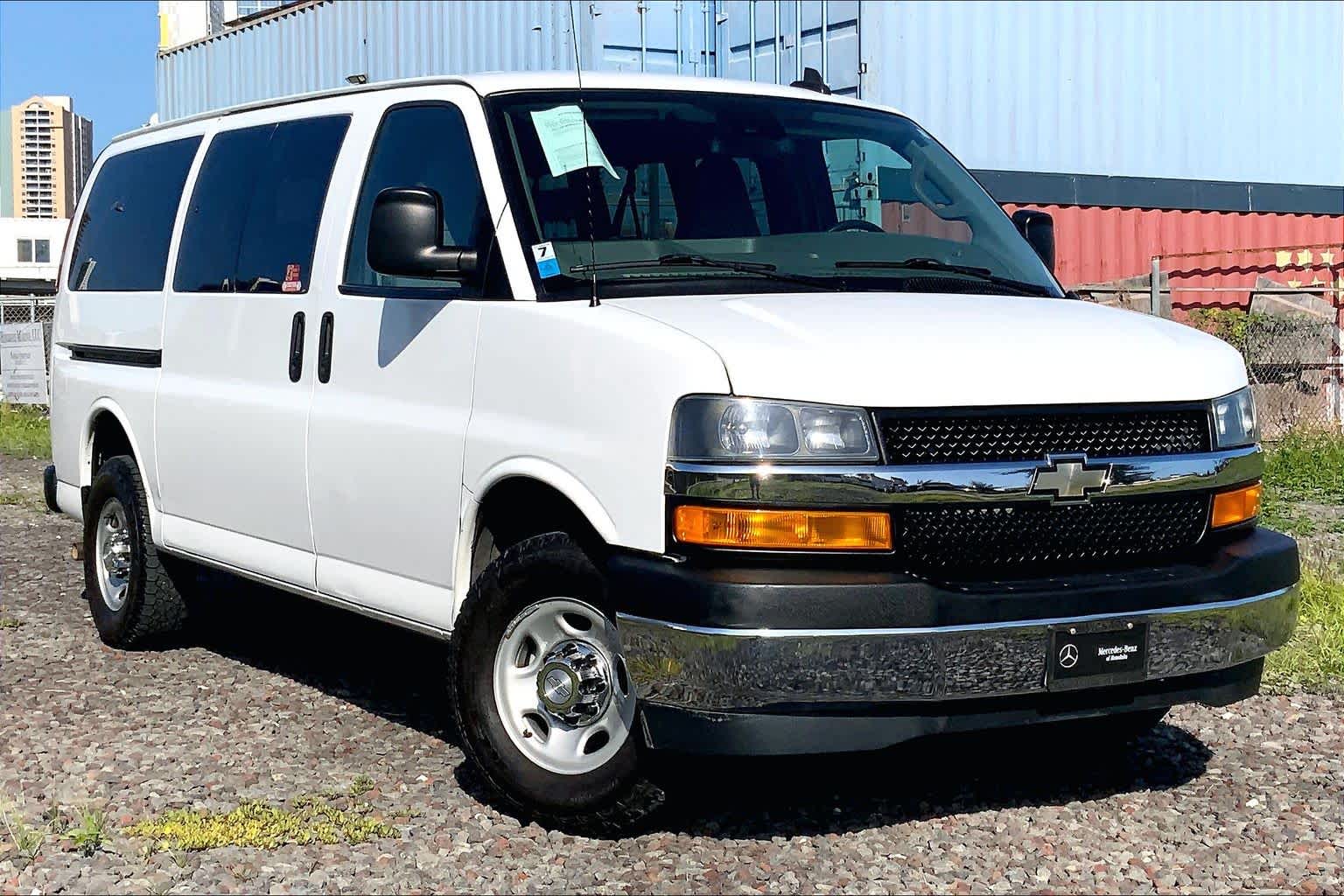 2019 Chevrolet Express Passenger LT