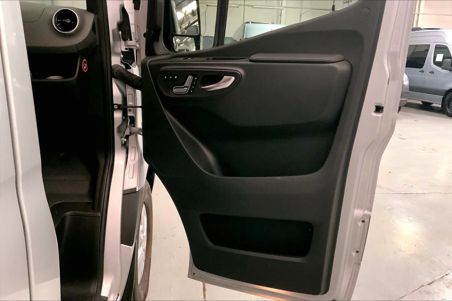 2021 Mercedes-Benz Sprinter Cargo Van 2500 Standard Roof I4 Gas 144 RWD