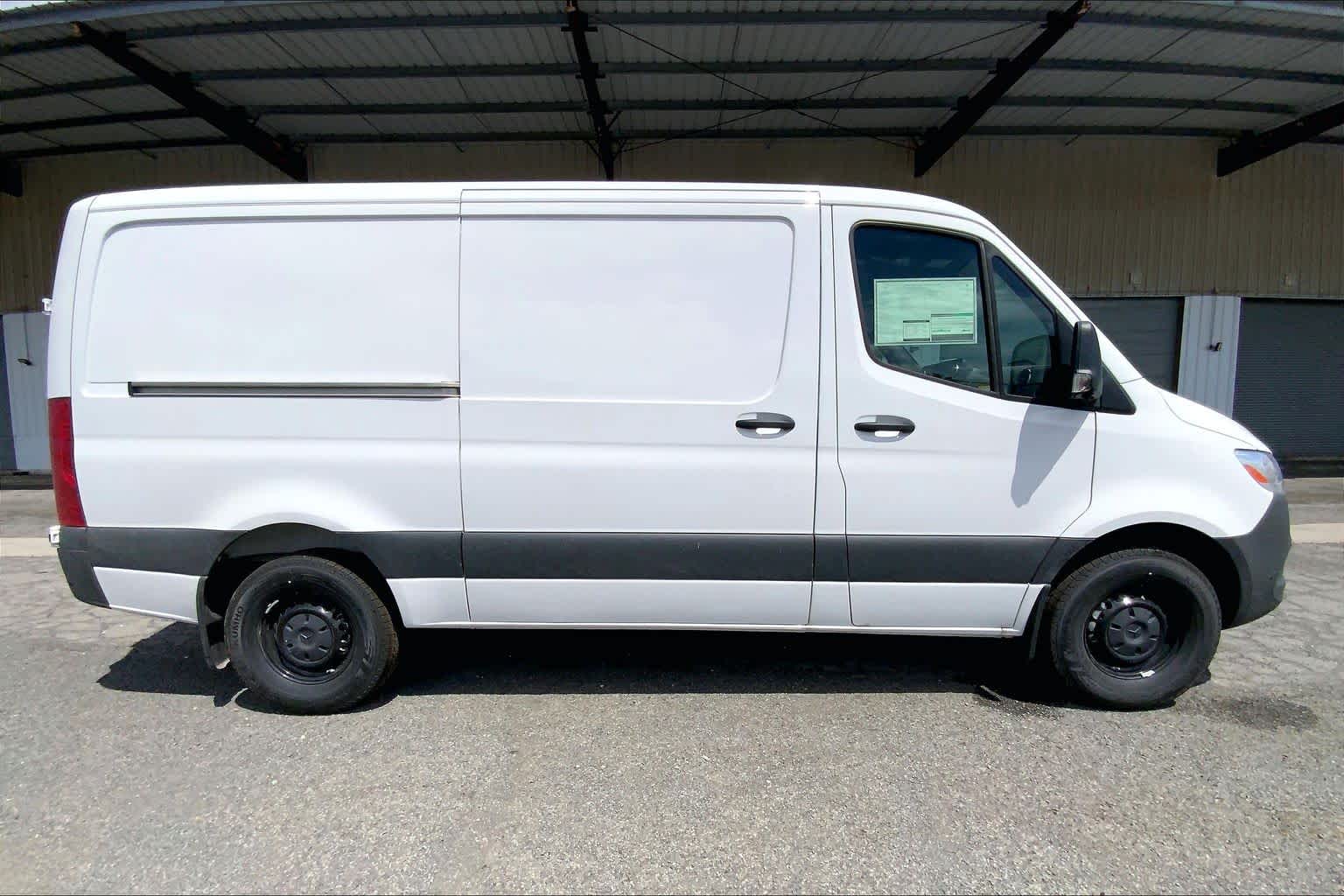 2026 Mercedes-Benz Sprinter 2500 Standard Roof I4 Diesel 144 RWD