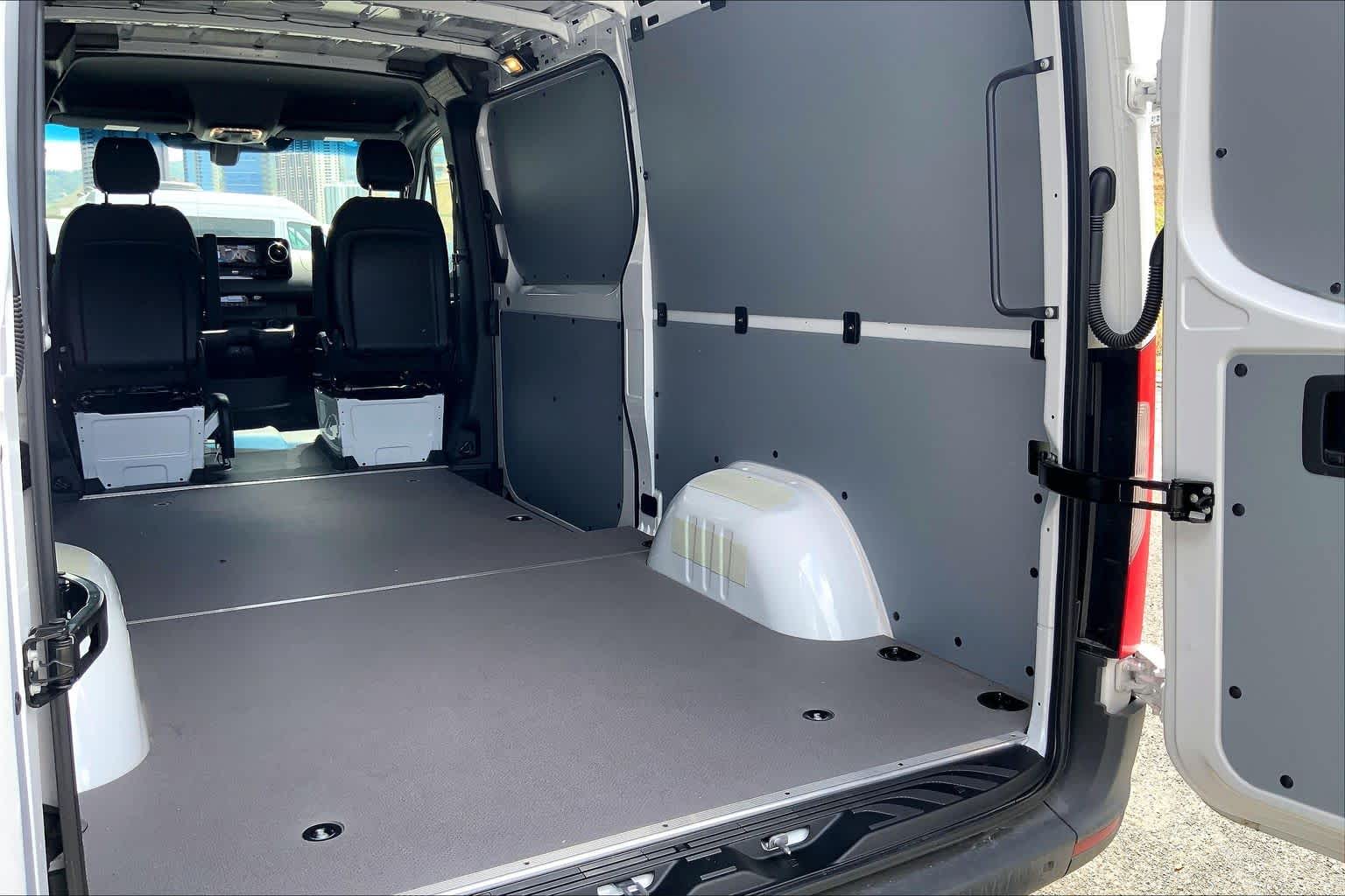 2026 Mercedes-Benz Sprinter 2500 High Roof I4 Diesel 144 RWD