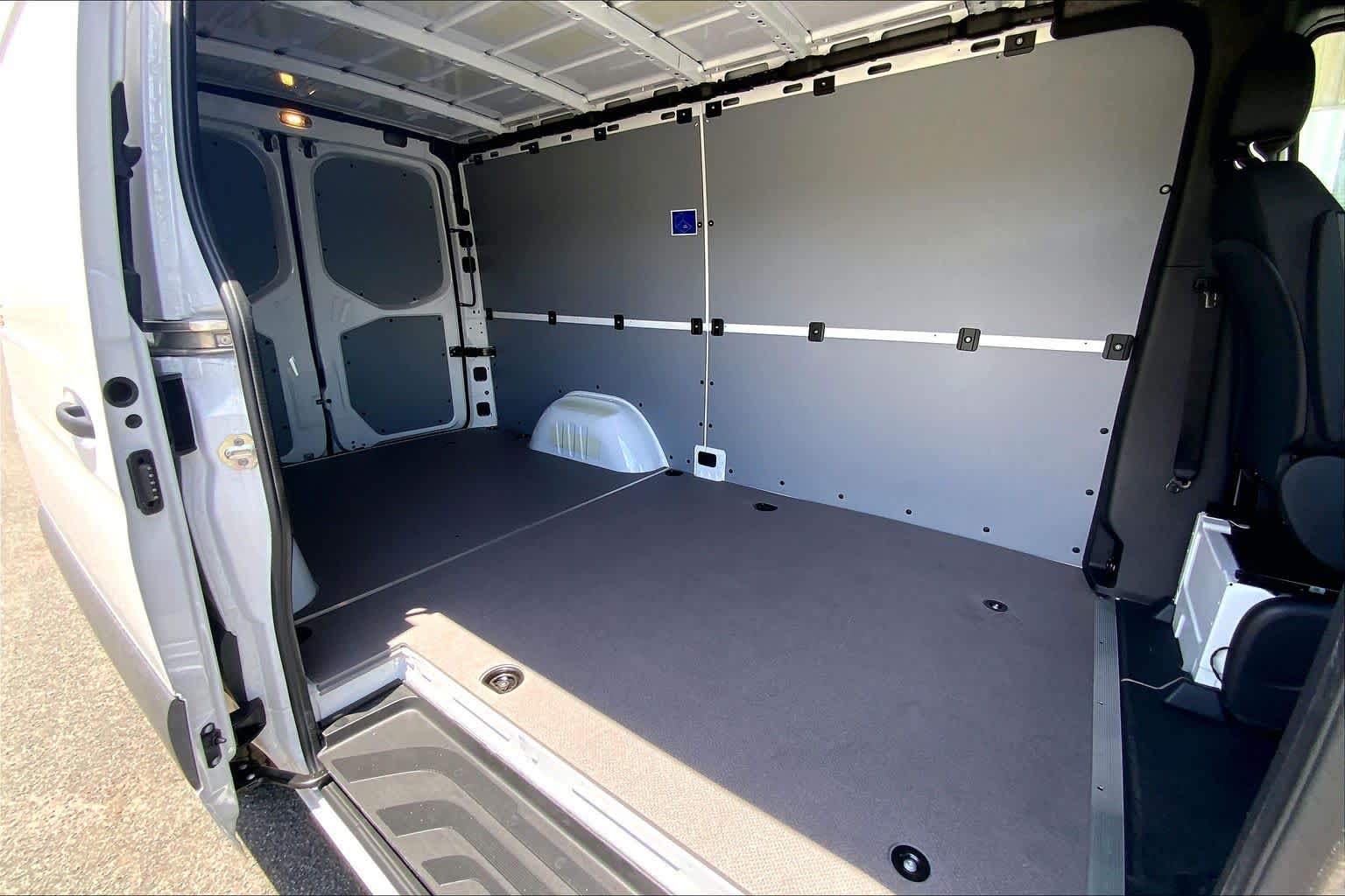 2026 Mercedes-Benz Sprinter 2500 Standard Roof I4 Diesel 144 RWD