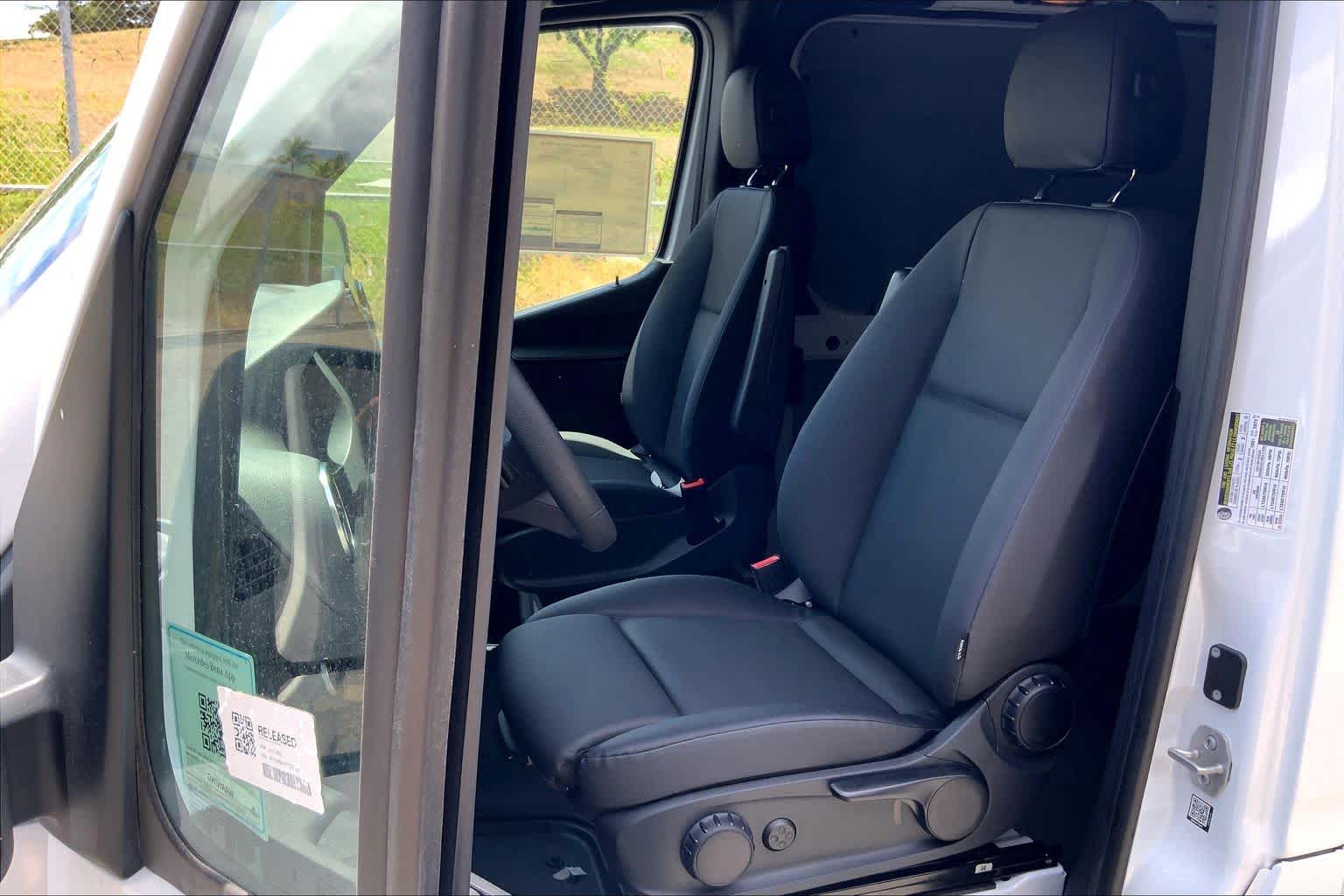 2026 Mercedes-Benz Sprinter 2500 Standard Roof I4 Diesel 144 RWD
