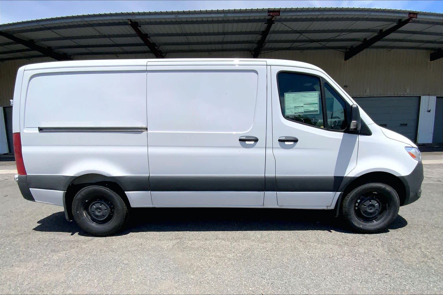 2026 Mercedes-Benz Sprinter 2500 Standard Roof I4 Diesel 144 RWD