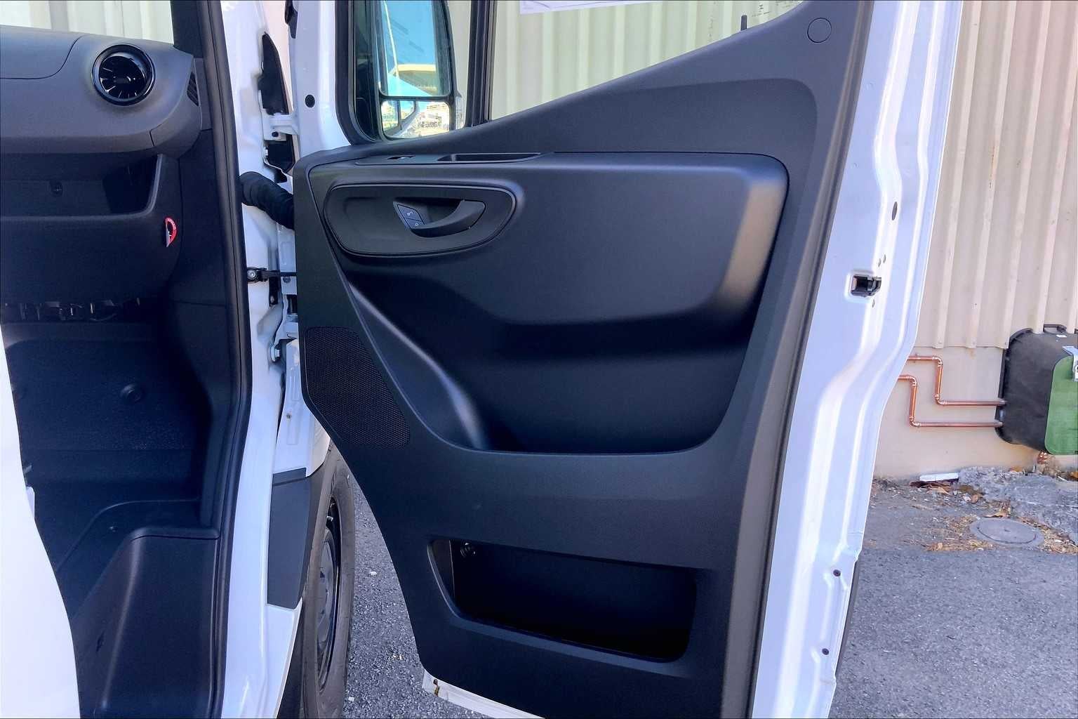 2025 Mercedes-Benz Sprinter Cargo Van 2500 High Roof I4 Diesel 170" RWD