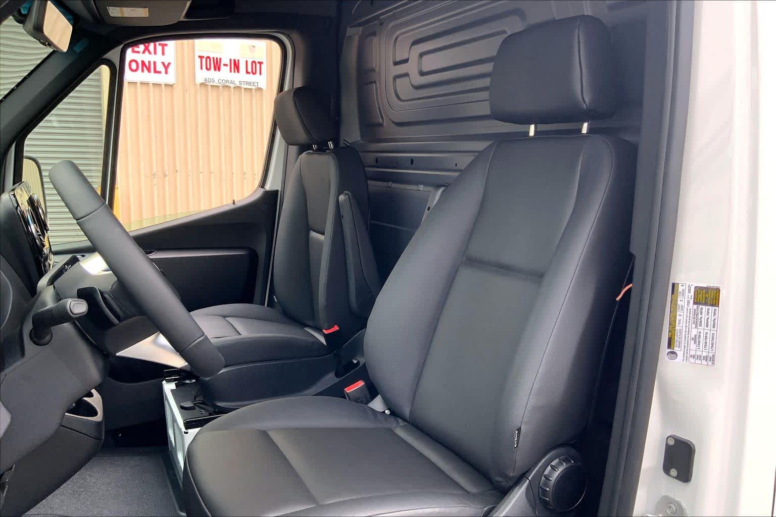 2026 Mercedes-Benz Sprinter 2500 Standard Roof I4 Diesel HO 144" RWD