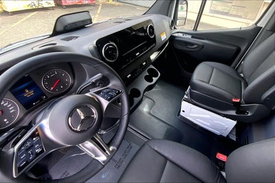 2026 Mercedes-Benz Sprinter 2500 Standard Roof I4 Diesel HO 144" RWD