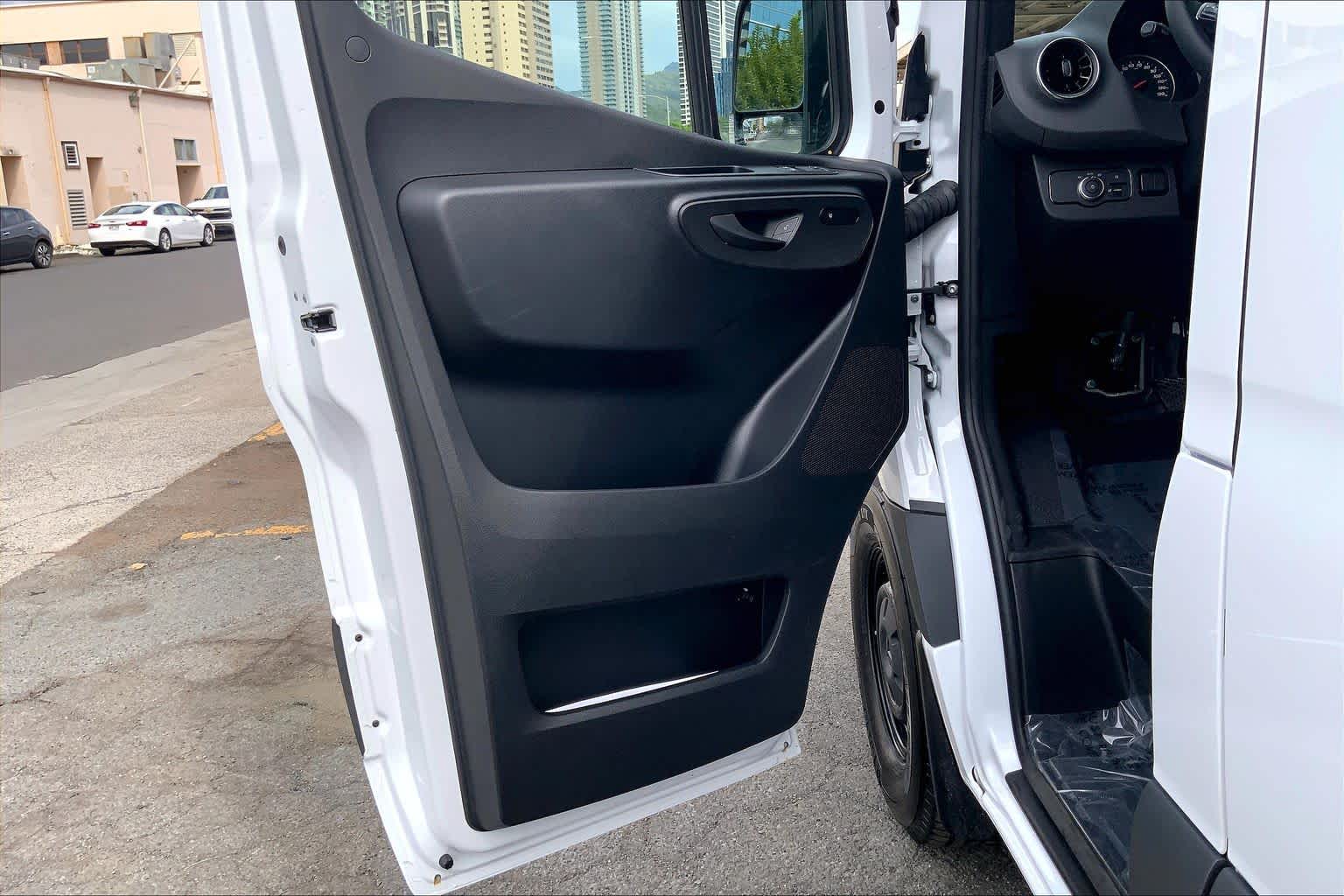 2026 Mercedes-Benz Sprinter 2500 Standard Roof I4 Diesel HO 144" RWD