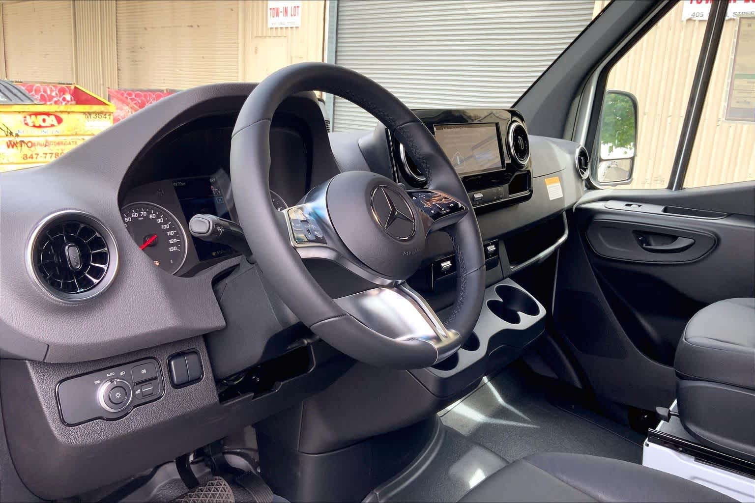 2026 Mercedes-Benz Sprinter 2500 Standard Roof I4 Diesel HO 144" RWD