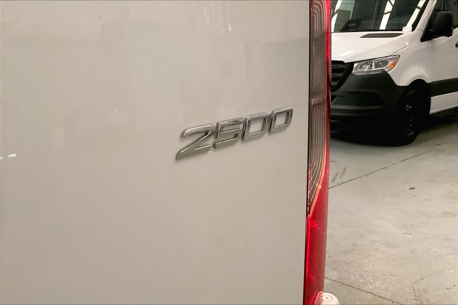 2025 Mercedes-Benz Sprinter 2500 Standard Roof I4 Diesel HO 144" RWD