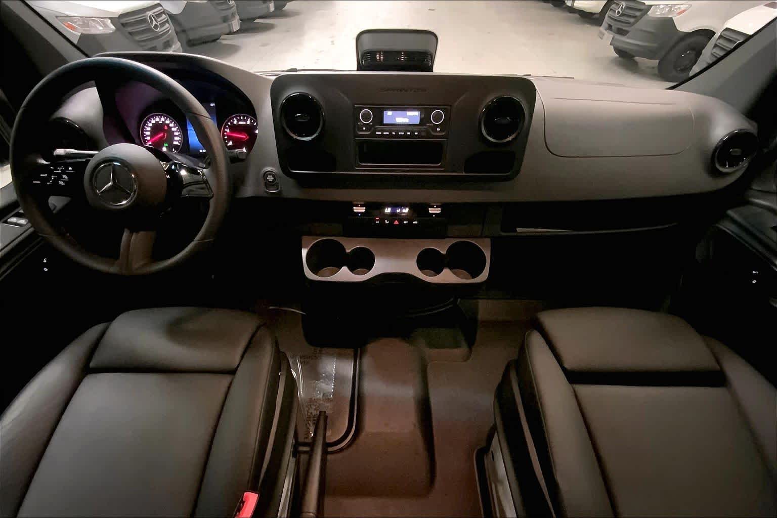 2025 Mercedes-Benz Sprinter 2500 Standard Roof I4 Diesel HO 144" RWD