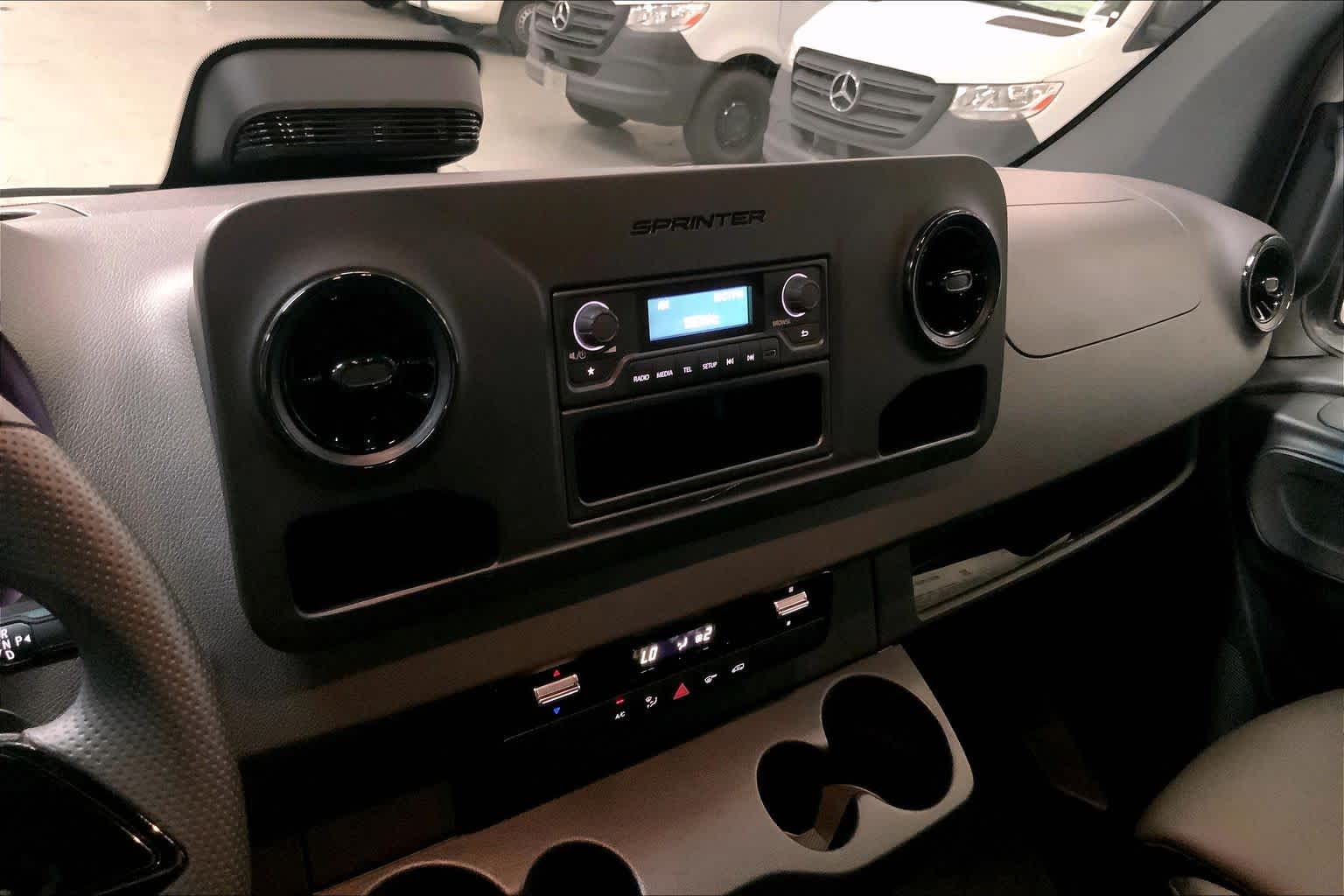 2025 Mercedes-Benz Sprinter 2500 Standard Roof I4 Diesel HO 144" RWD