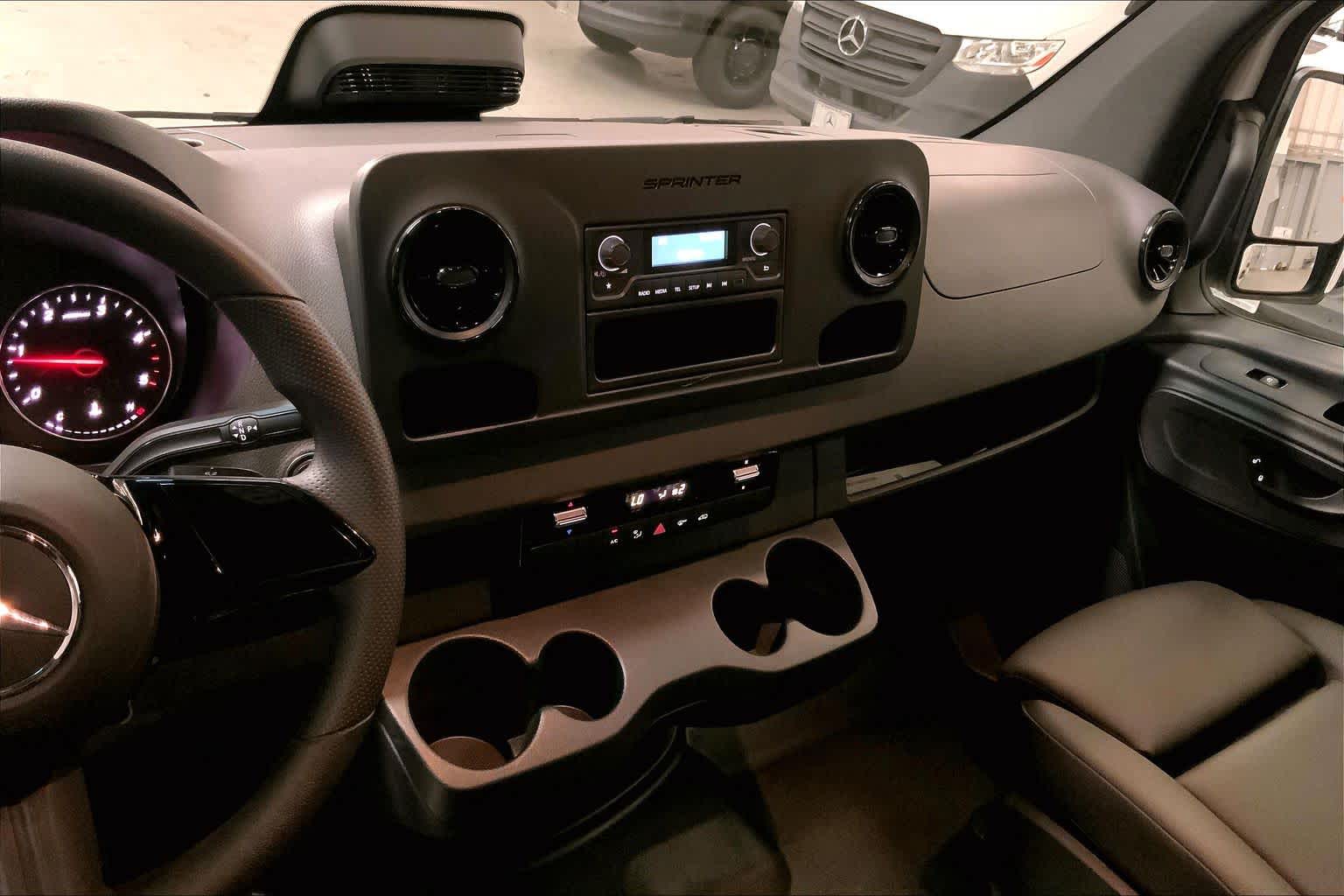 2025 Mercedes-Benz Sprinter 2500 Standard Roof I4 Diesel HO 144" RWD