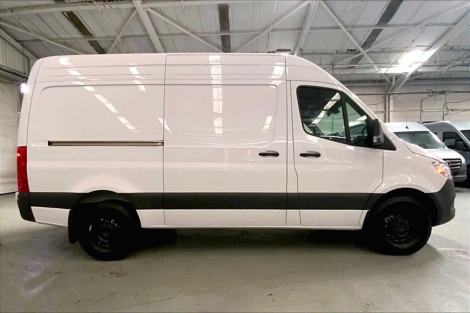 2025 Mercedes-Benz Sprinter 2500 Standard Roof I4 Diesel HO 144" RWD