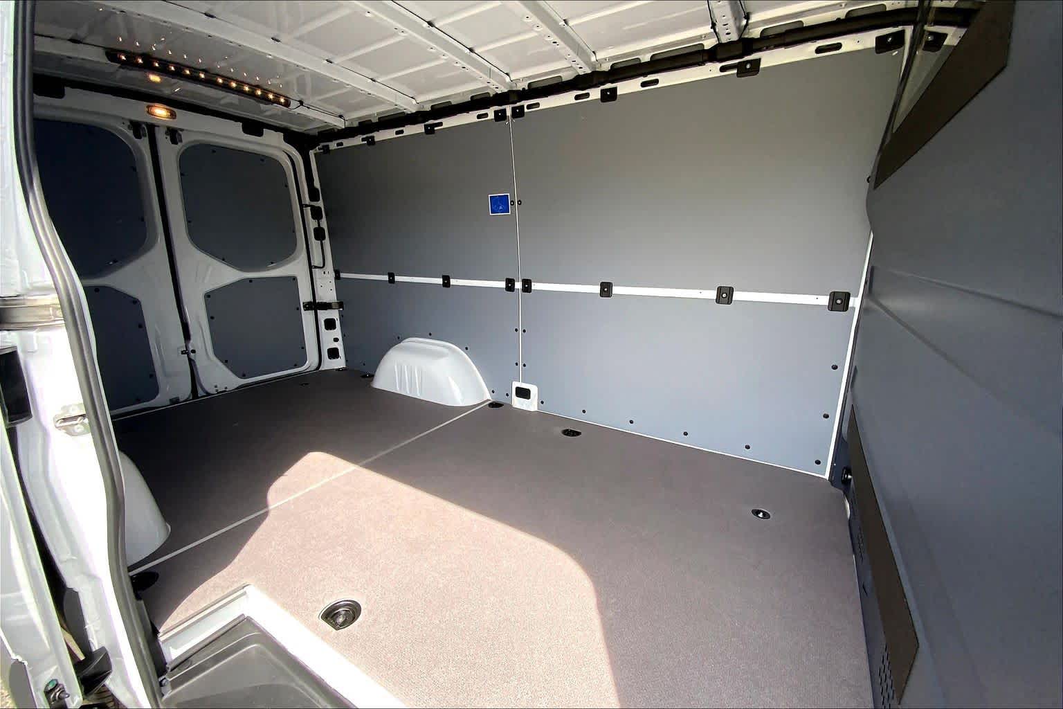2026 Mercedes-Benz Sprinter Cargo 2500 Standard Roof I4 Diesel HO 144 RWD