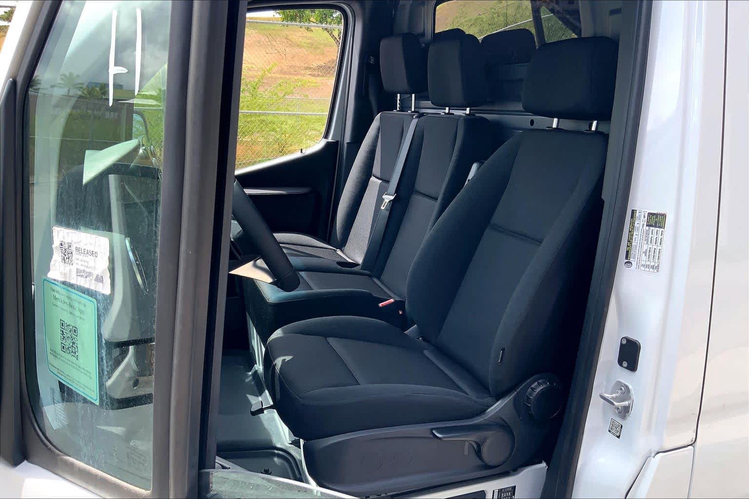 2026 Mercedes-Benz Sprinter Cargo 2500 Standard Roof I4 Diesel HO 144 RWD