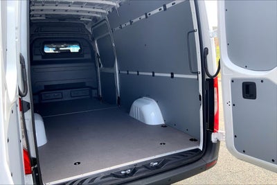 2026 Mercedes-Benz Sprinter 2500 High Roof I4 Diesel HO 170 RWD