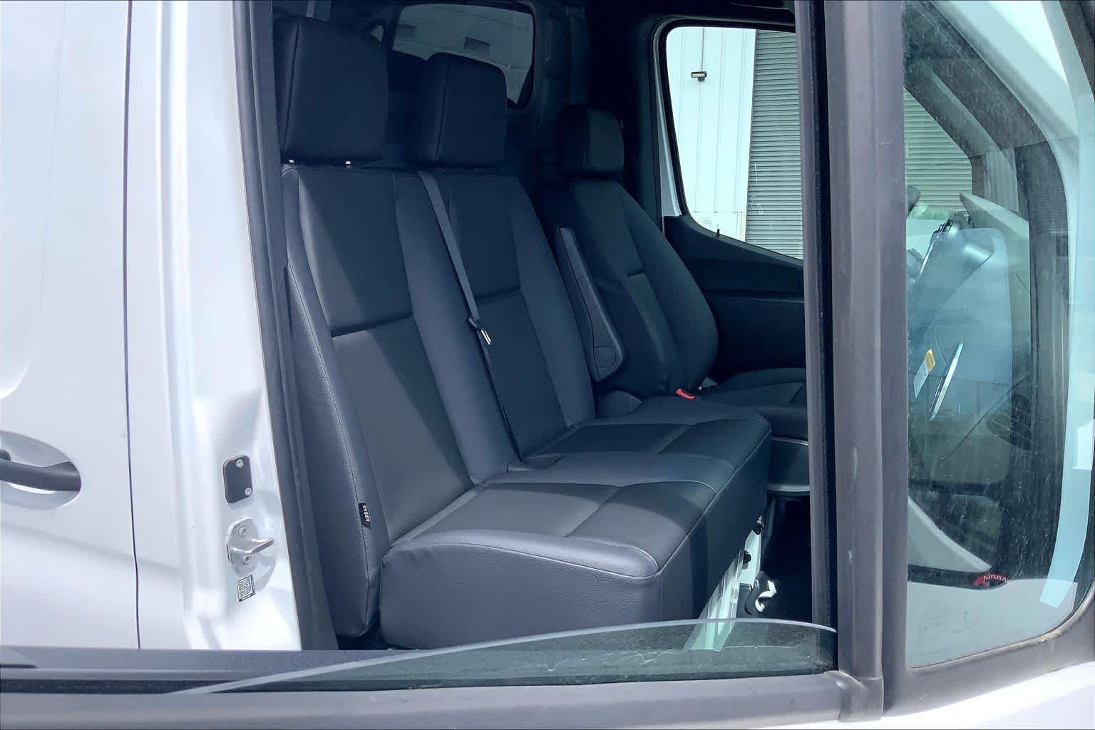 2026 Mercedes-Benz Sprinter 2500 High Roof I4 Diesel HO 170 RWD
