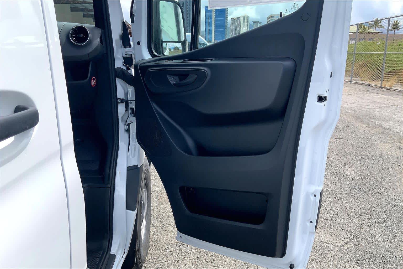 2026 Mercedes-Benz Sprinter 2500 High Roof I4 Diesel HO 170 RWD
