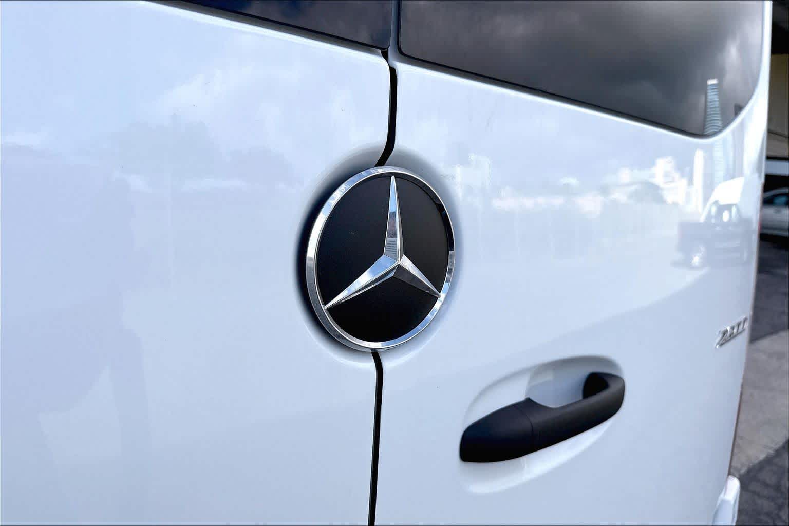 2026 Mercedes-Benz Sprinter Passenger 2500 Standard Roof I4 Diesel 144 RWD